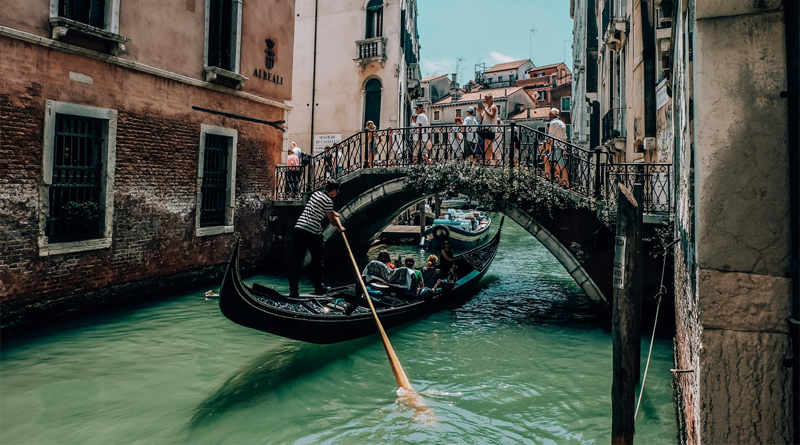 BARCAROLLE (Short Story)